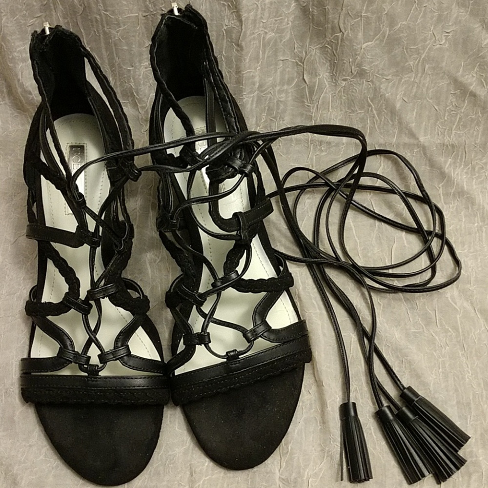 BCBGGeneration Veeta Strappy Suede Wedge Sandal size 7.5